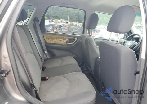 2005 Mazda Tribute I z USA, uszkodzony, nr VIN 4F2YZ02Z45KM64196